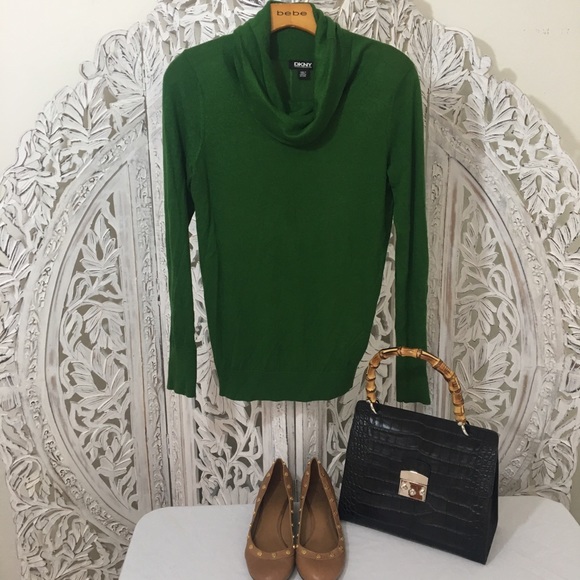DKNY Classic Silk & Cashmere Deep green turtleneck - Picture 2 of 8